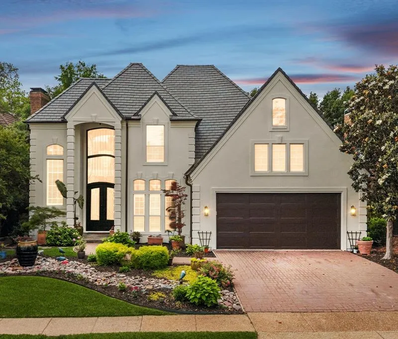 2012 Crockett Court, Irving TX 75038