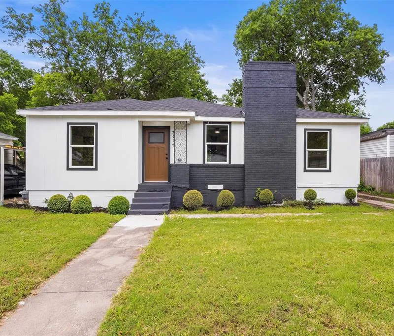 3216 Sharon Street, Dallas TX 75211
