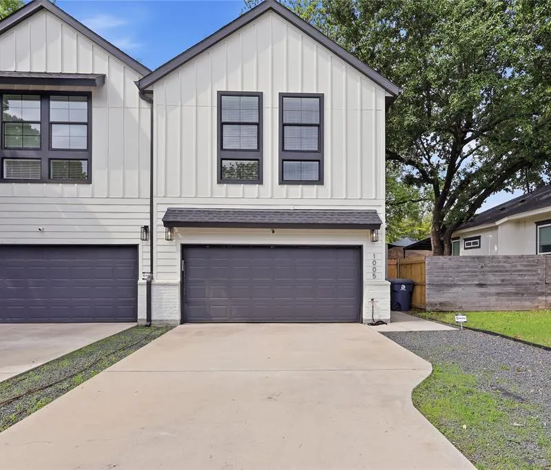 1005 Mount Auburn Avenue, Dallas TX 75223