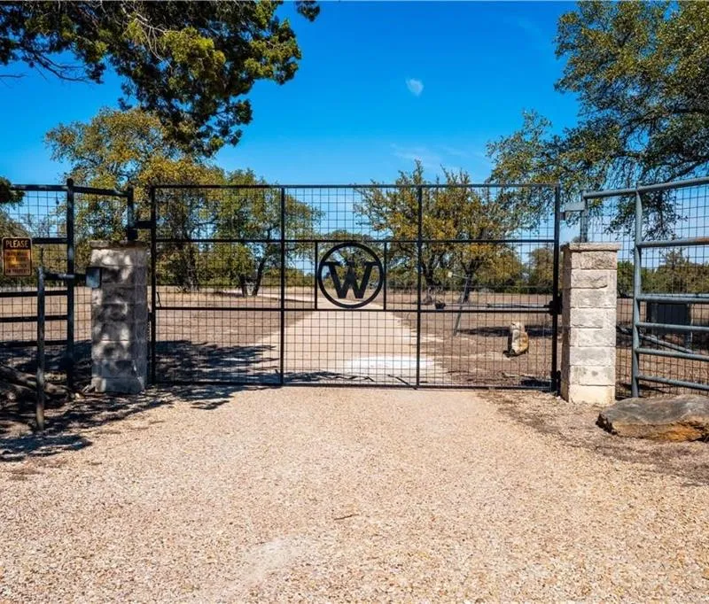 400 Indian Hills Road, Gatesville TX 76528