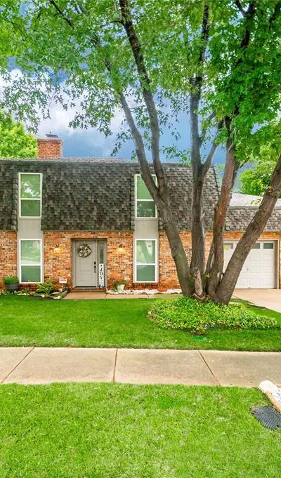 2121 Mountainview Drive, Hurst TX 76054 - Photo 2