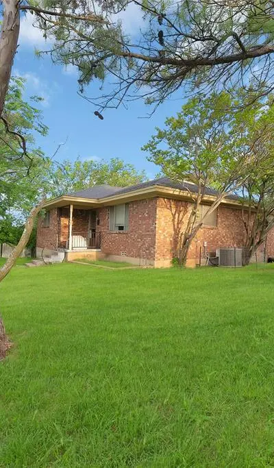1207 Camelia Street, Weatherford TX 76086 - Photo 2