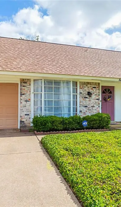 1220 Farnham Court E, Irving TX 75062 - Photo 2