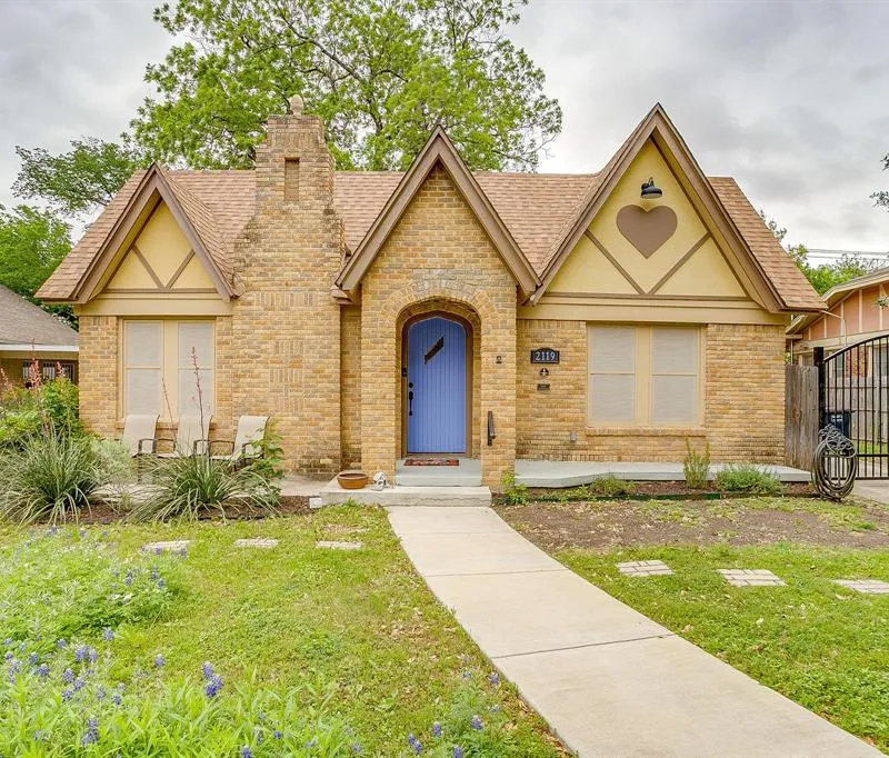 2119 Stanley Avenue, Fort Worth TX 76110