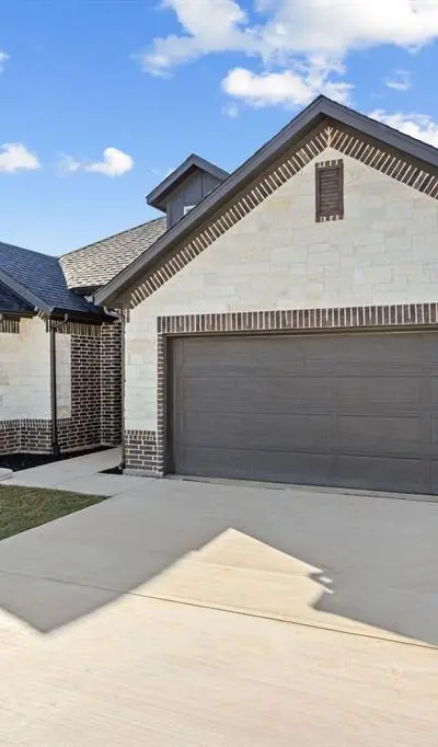 2106 Briarwood Drive, Bridgeport TX 76426 - Photo 2