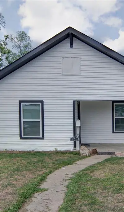 402 W Trammell Avenue, Everman TX 76140