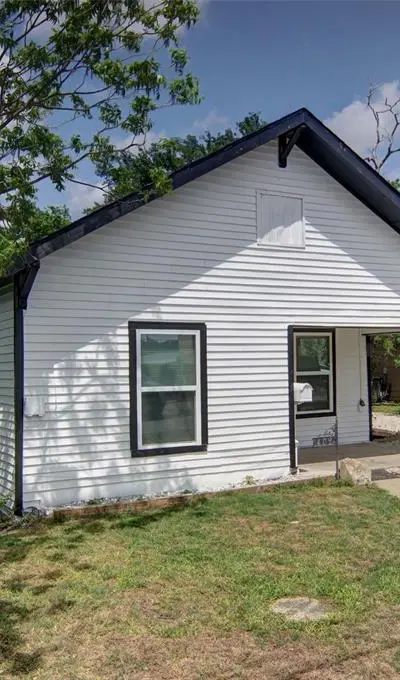 402 W Trammell Avenue, Everman TX 76140 - Photo 2