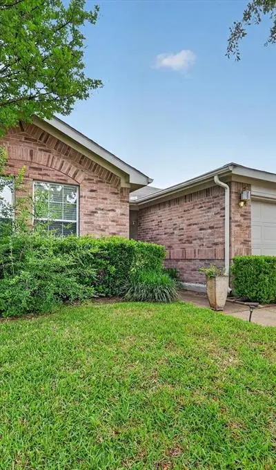 1634 Sax Leigh Drive, Dallas TX 75241 - Photo 3