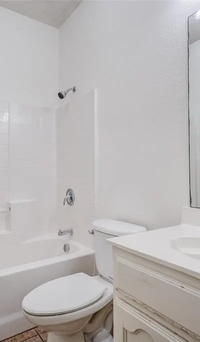 7048 Summit Parc Drive, Dallas TX 75249 - Photo 5