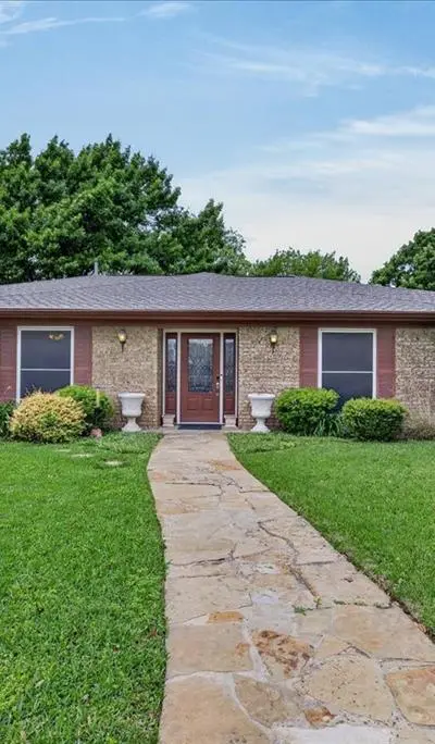 1808 E Cedar Elm Drive, Arlington TX 76012