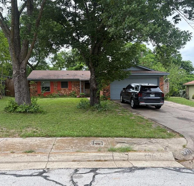 1827 Whitecliff Drive, Duncanville TX 75137