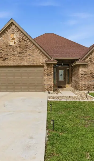 2313 Springhill Court, Mineral Wells TX 76067 - Photo 2