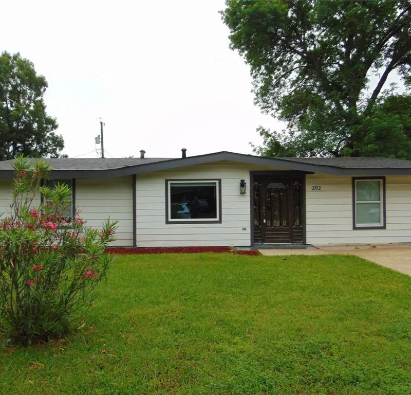 202 Wallace Drive, Garland TX 75041