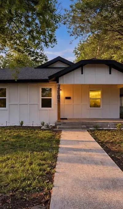 2607 Brandon Street, Dallas TX 75211 - Photo 2