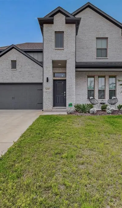 655 Southern Hills Drive, Red Oak TX 75154
