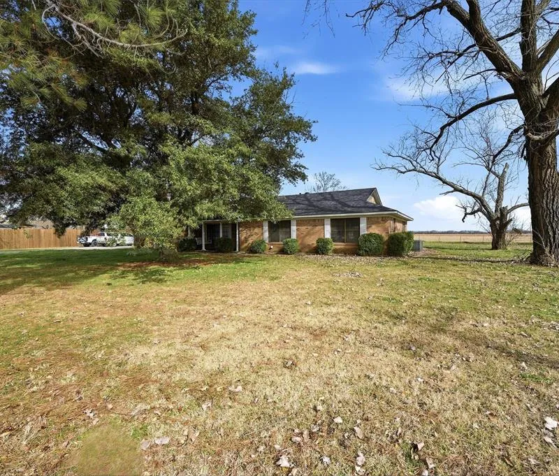 27161 State Highway 56, Whitesboro TX 76273