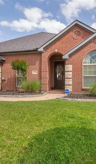 2731 Vela, Grand Prairie TX 75054 - Photo 2