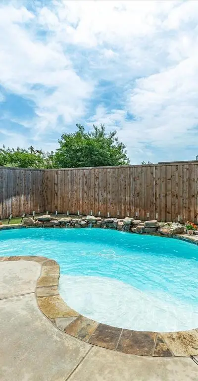 8716 Sierra Trail, Cross Roads TX 76227