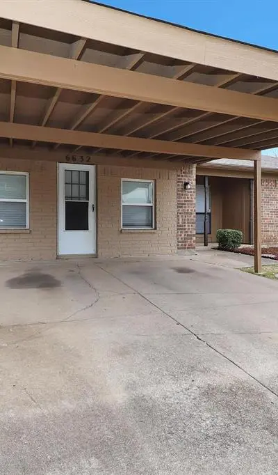 6632 Valley View Drive, Watauga TX 76148 - Photo 2