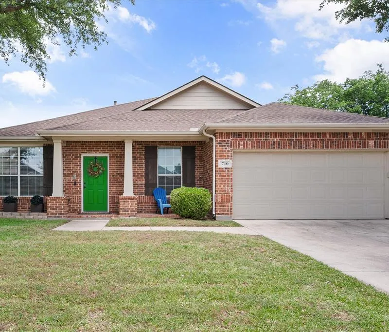 710 Fannin Lane, Mansfield TX 76063