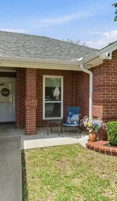 6825 Wooddale Drive, Watauga TX 76148 - Photo 4