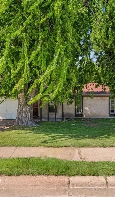 327 E Center Street, Duncanville TX 75116
