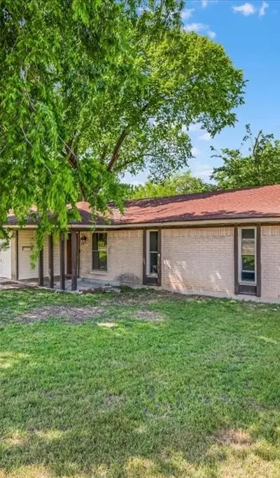 327 E Center Street, Duncanville TX 75116 - Photo 3