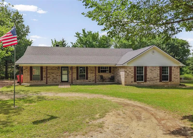 5129 County Road 3139, Lone Oak TX 75453