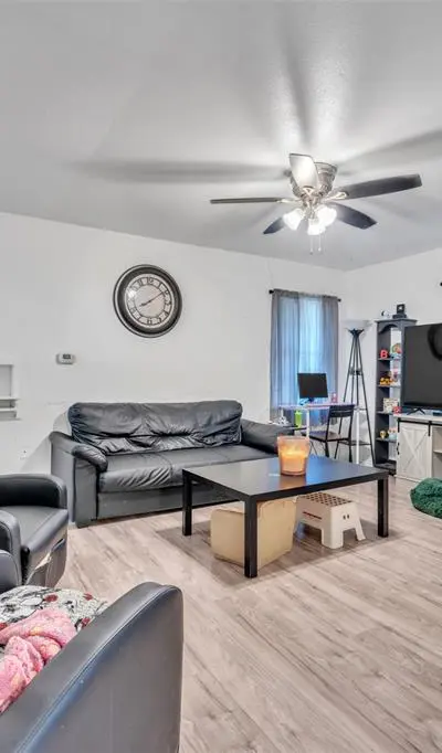 419 Joyce Street, Arlington TX 76010 - Photo 5