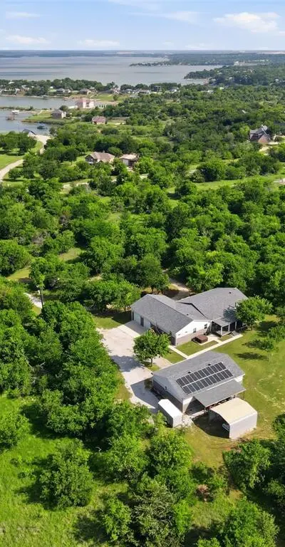 211 E Bay Drive, Bridgeport TX 76426 - Photo 2