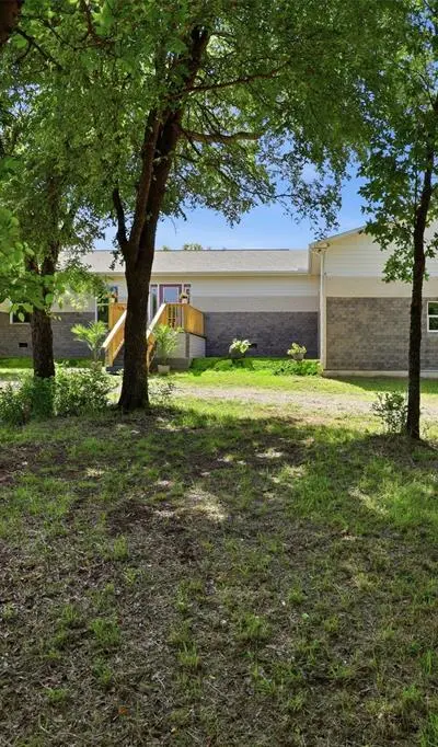 211 E Bay Drive, Bridgeport TX 76426 - Photo 3