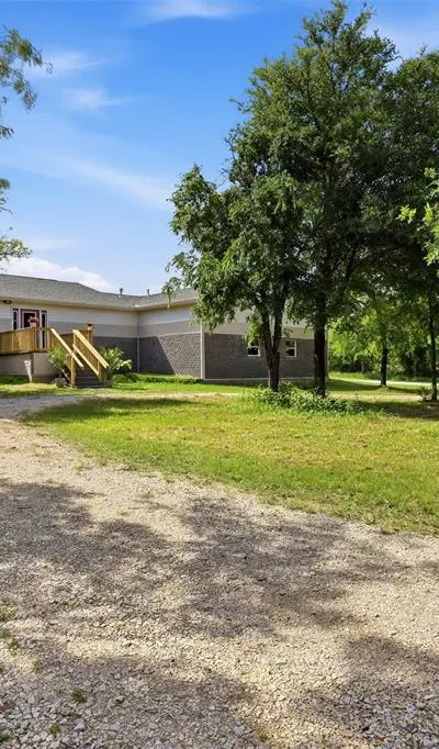 211 E Bay Drive, Bridgeport TX 76426 - Photo 5