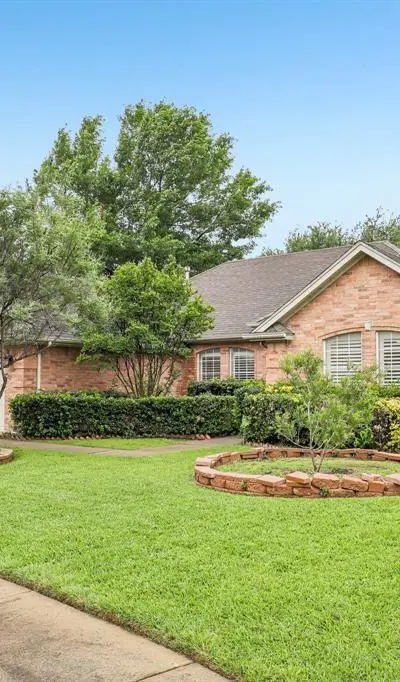 4124 Cory Lee Court, Arlington TX 76015 - Photo 2