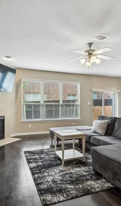 404 Dublin Street, Lewisville TX 75067 - Photo 4