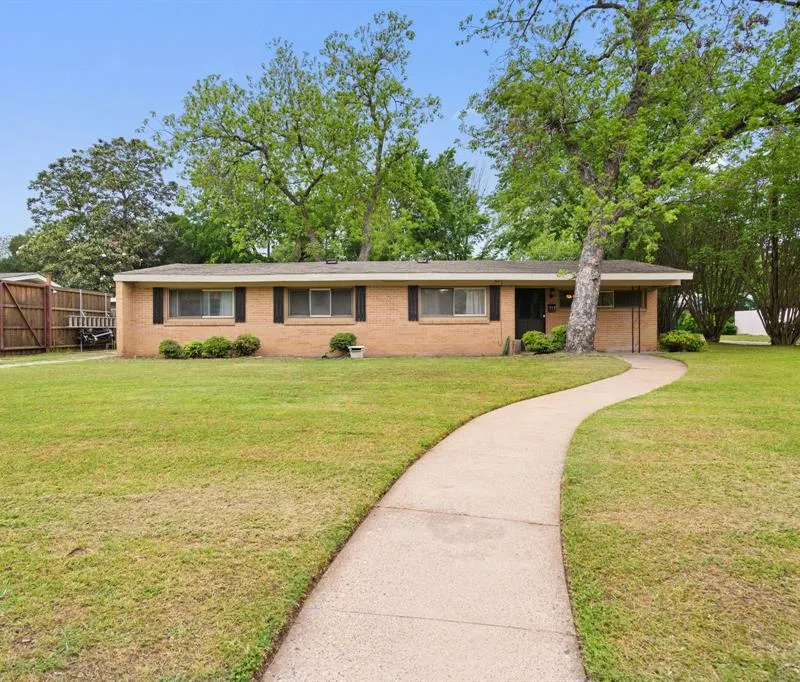 717 Van Horn Drive, Irving TX 75060