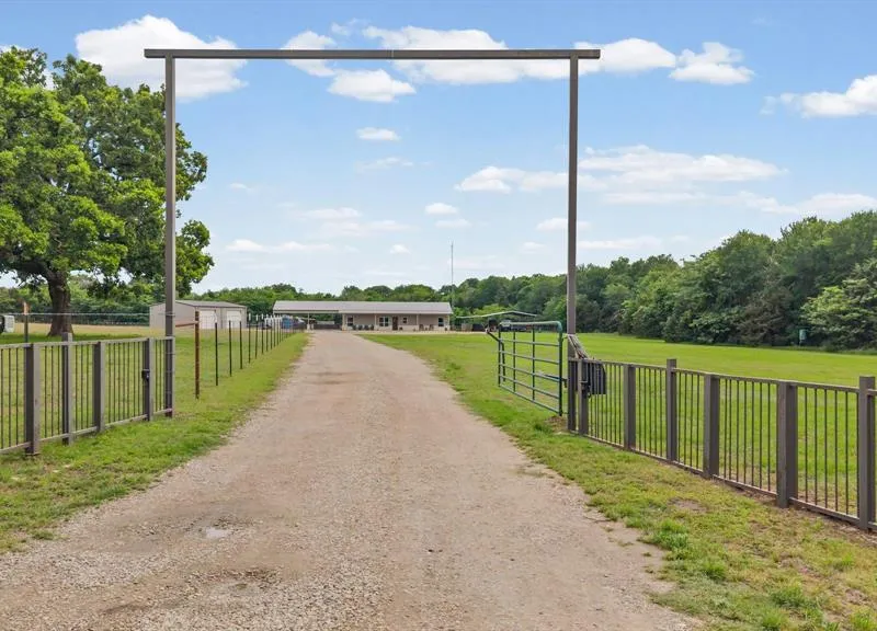 1149 Signal Road, Quinlan TX 75474