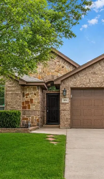 404 Brookhollow Lane, Saginaw TX 76131