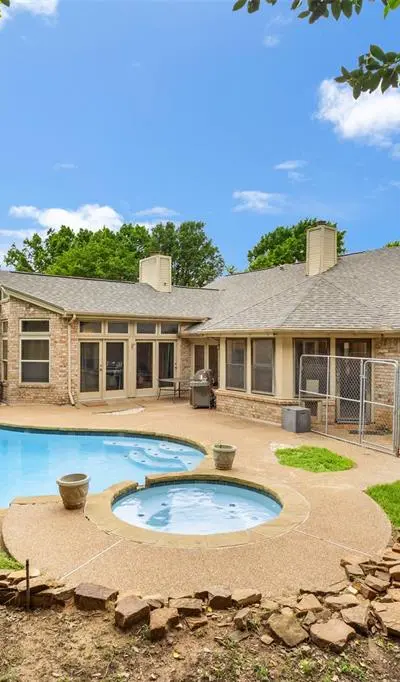 2909 Pitkin Drive, Arlington TX 76006 - Photo 2
