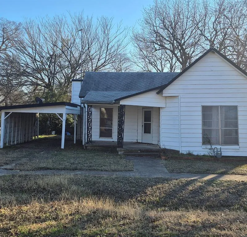 307 W Spruce Street, Whitewright TX 75491