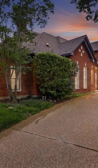 4823 Spyglass Drive, Dallas TX 75287 - Photo 2