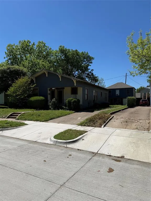 3020 Willing Avenue, Fort Worth TX 76110