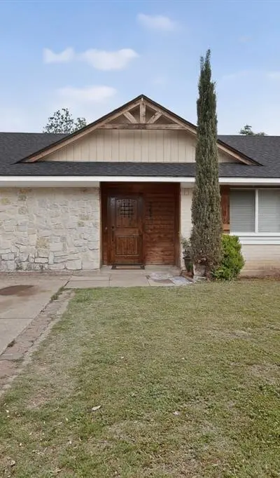 2421 Harbor Trail, Irving TX 75060