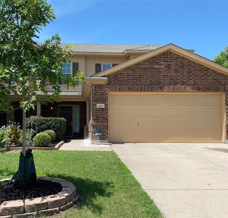7429 Howling Coyote Lane, Fort Worth TX 76131