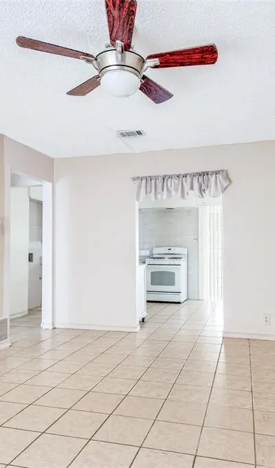 718 Susan Drive, Arlington TX 76010 - Photo 5