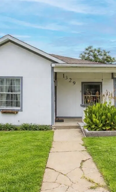 1329 New York Avenue, Fort Worth TX 76104