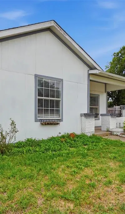 1329 New York Avenue, Fort Worth TX 76104 - Photo 2