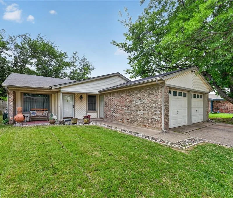 6304 Cascade Circle, Watauga TX 76148