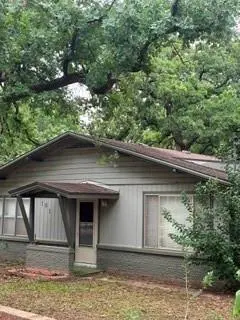 101 E 6th Street, Shady Shores TX 76208 - Photo 2