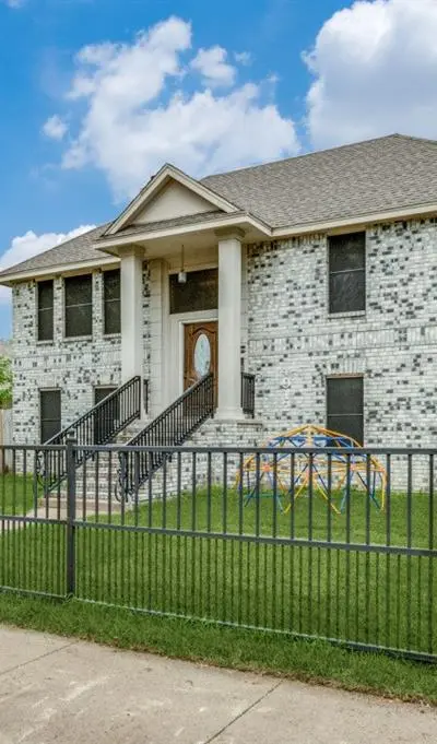 4912 Trinity Cross Court, Dallas TX 75236 - Photo 2