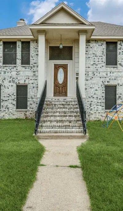 4912 Trinity Cross Court, Dallas TX 75236 - Photo 3